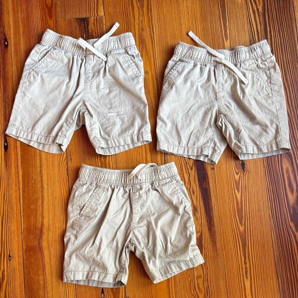 3 Boys Old Navy Tan Shorts Size XS (5)